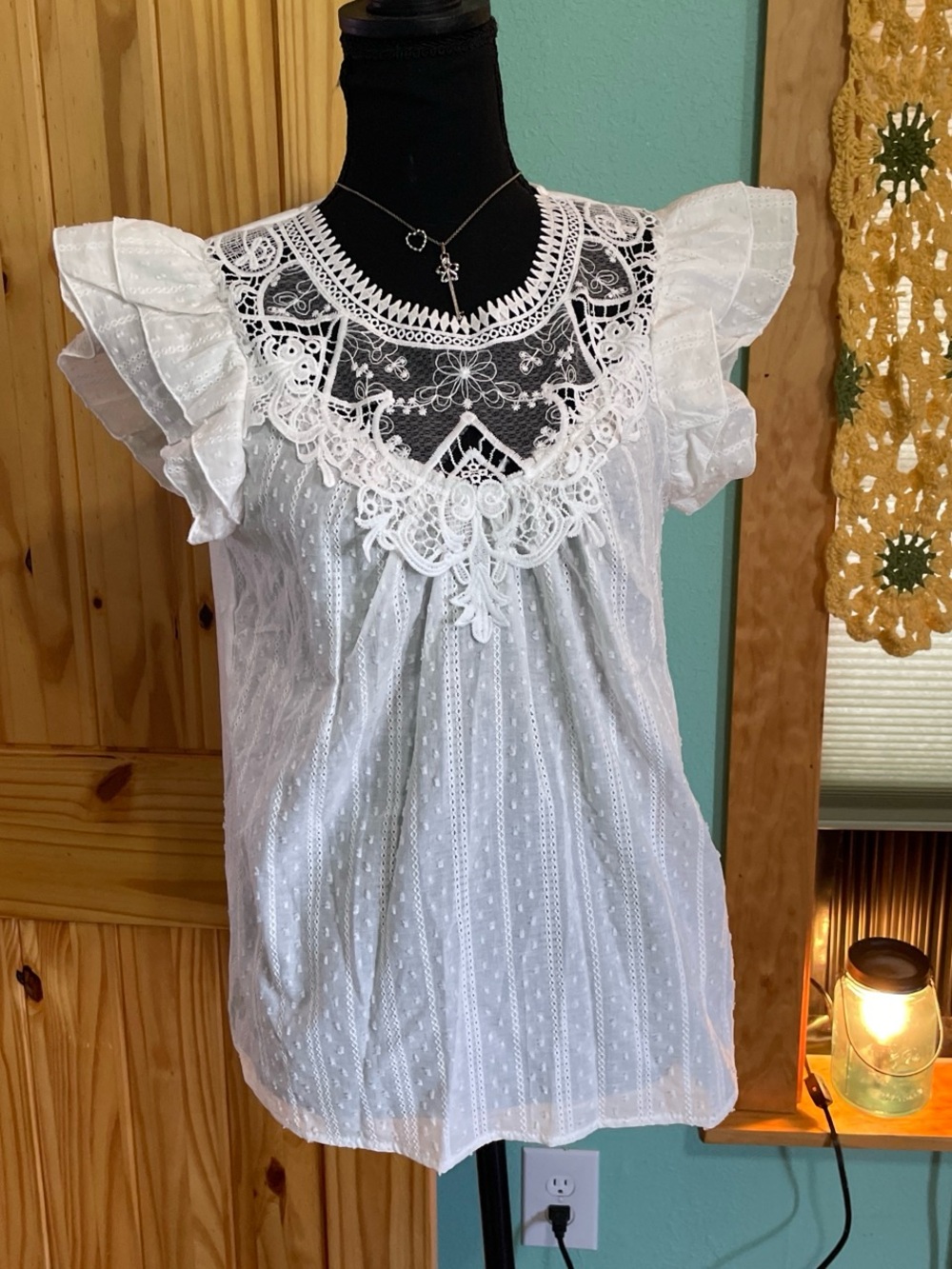 Source Unknown White Lace Yoke Ruffled Sleeve Blouse